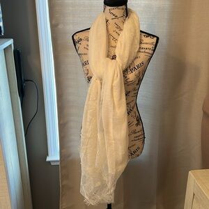 Bebe Off white scarf with lace